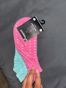 Cute Polka Dot Ankle Socks (2 Pairs)