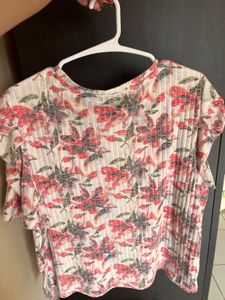 Floral Print Short Sleeve Top
