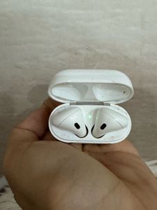Apple Airpods + case ( read description)