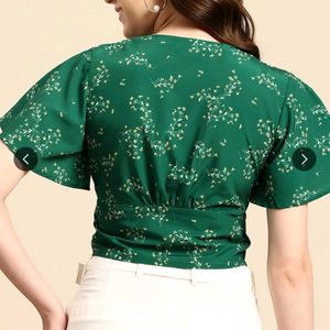 Mast &amp; Harbour Green Floral Tie-Front Crop Top
