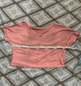 Pink Cropped T-Shirt with Camo Pattern