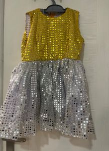 Girls Embellished Frock In Gold N Sliver 2-4 Yrs