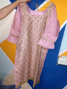 Elegant Pink Embroidered Kurta