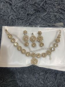 Elegant Necklace and Earring Set