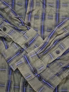 Men's Button-Down Plaid Shirt