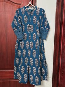 Fusion Blue Floral Print Kurta with Lace Sleeves