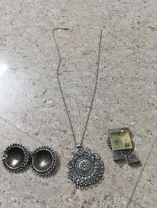 Silver Tone Jewelry Set