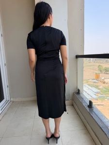 Chic Black Short Sleeve Midi Dress