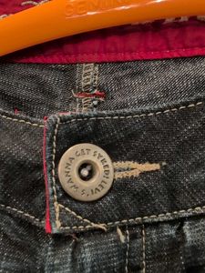 Levi's -Dark blue Wash Cropped Denim Capris
