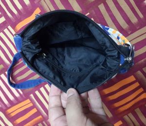printed cloth sling bag with zip inside