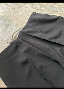 Chic Black Wide-Leg Pants with Chain Detail