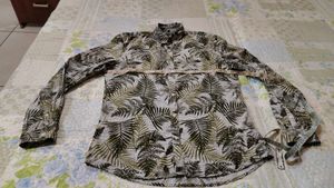 Men's Tropical Print Button-Up Shirt
