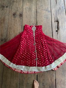 🚨price dropFloral Embroidered Lehenga Skirt