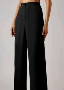 Chic Black Wide-Leg Trousers