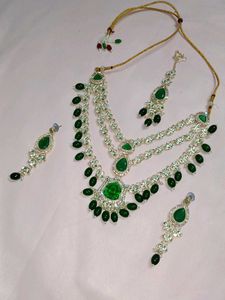 Luxury Emerald Green multy layered necklace