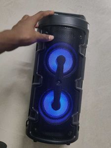 Artis Portable Speaker with Mic Input