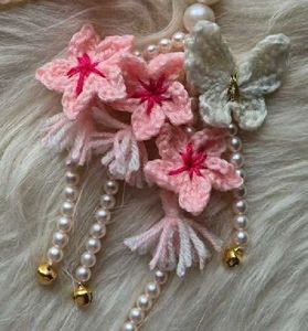 Handmade Floral Pearl Necklace