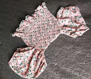 FRONT STRING FLORAL CROP TOP