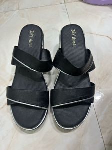 Stylish Black Flat Sandals