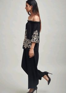 Price🔽Embroidered Black Top 🪡✨
