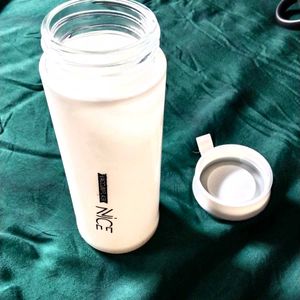 Stylish White Insulated Water Bottleand cups