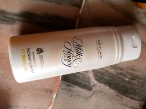 Oriflame Milk &amp; Honey Shower Cream