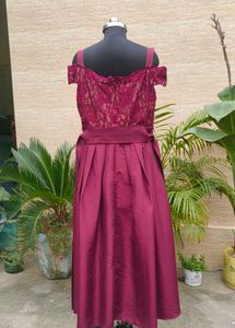 Elegant Lace &amp; Pleated Maxi Dress