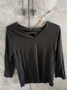 CODE Black V-Neck 3/4 Sleeve Top