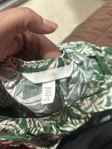 H&M Green Tropical Print Top