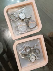 Elegant Crystal Bezel Watch