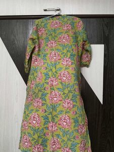 Charming Floral Print Kurta for Women