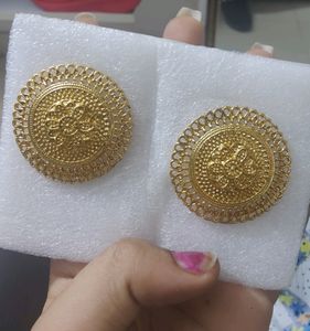 Earings For Women's. Like New. Good Condition.