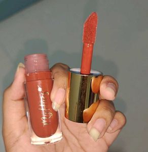 The MyHues HyGlow Lip Elixir  Liquid Lipstick