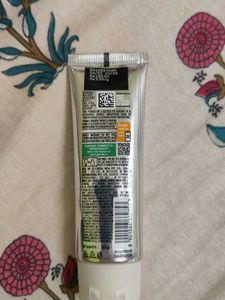 Garnier serum Facewash