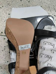 Stylish Black Heels- with a little defect