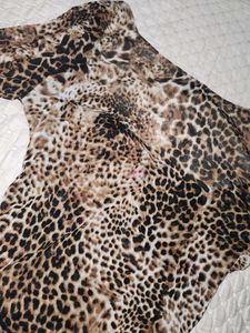 A classic leopard print.