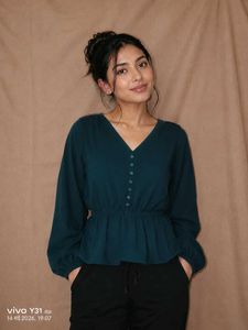 💙 Elegant Teal V-Neck Top 💙
