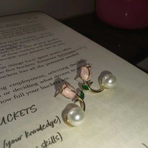 Cute Tulip Pearl Earrings