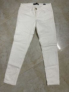 Classic White Skinny Jeans