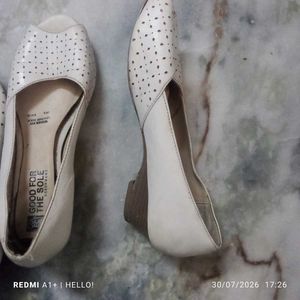 🥳 offer 🥳set of 2 pair Chic White Peep-Toe Flats