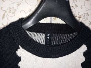 E Y T knitted pullover sweater