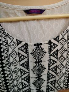 Pure Cotton White straight Kurta with Blue Embroi