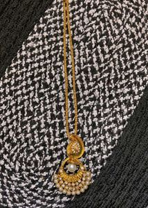 Elegant Pearl &amp; Crystal Necklace