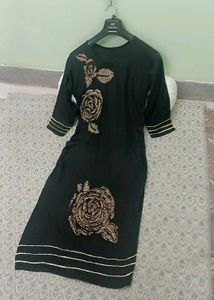 Elegant Black Kurta with Gold Rose Embellishments