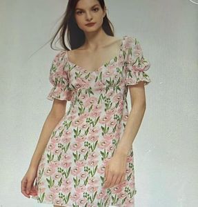 Floral print short puff sleeve dress