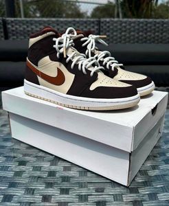 Nike Air Jordan 1 Mid Brown
