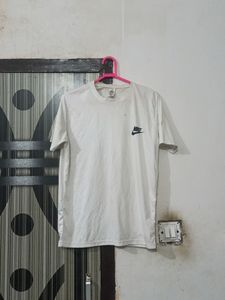 Classic White Nike T-Shirt