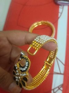 Elegant Peacock Pearl Bangles