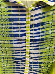 Stylish Women's shirt with Abstract Print