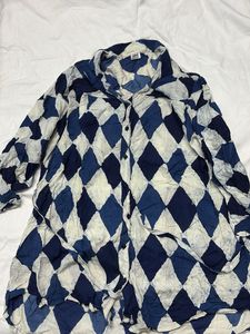 Stylish Blue Diamond Print Top